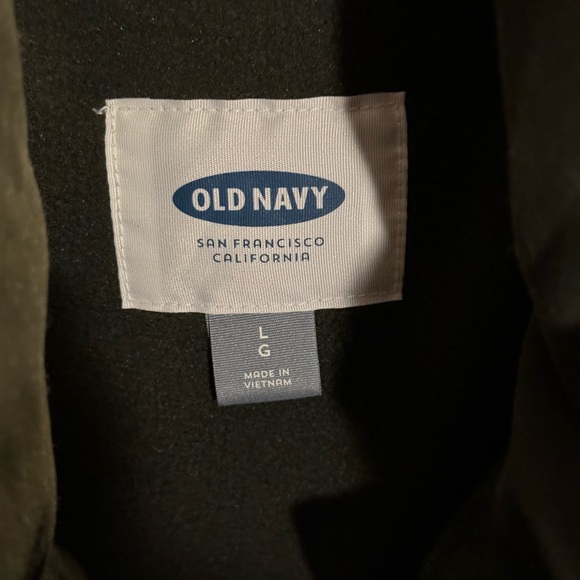 Old Navy women’s puffer vest - Picture 2 of 3